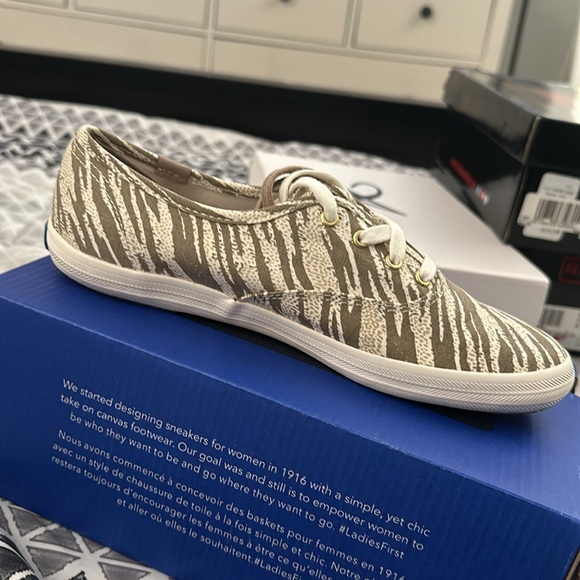 Brand New Keds Sneakers - Champion Tiger Cream - Picture 2 of 3